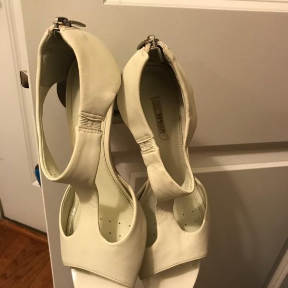 GEOX sandels  US size 6 , 4 in heel , used it once - Picture 3 of 4
